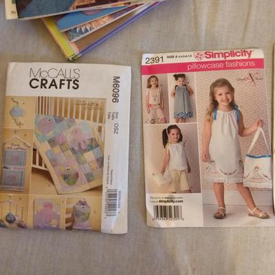 Applique, Iron On, Patterns & Baby Bibs (BD-JS)