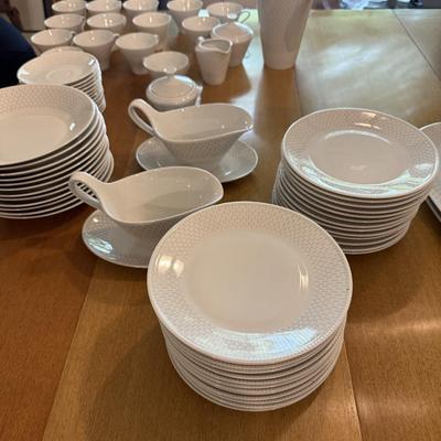 Large elegant set Bavaria Hutschenreuther (Tirschenreuth) fine china set