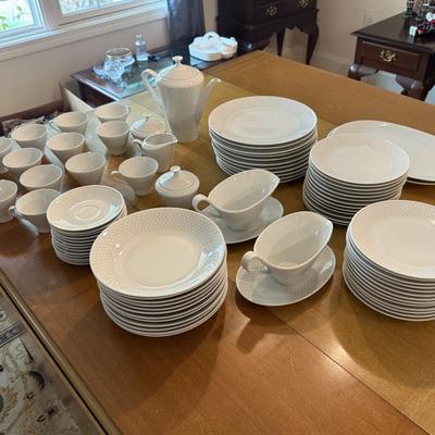 Large elegant set Bavaria Hutschenreuther (Tirschenreuth) fine china set