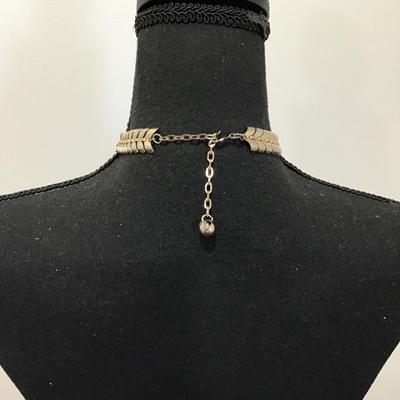 Beautiful, gold, toned, vintage, choker necklace