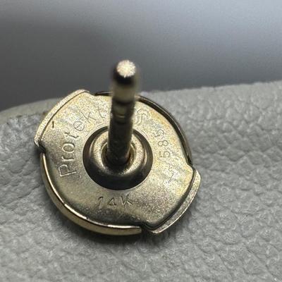 14K Stud Earrings (ST-DZ)