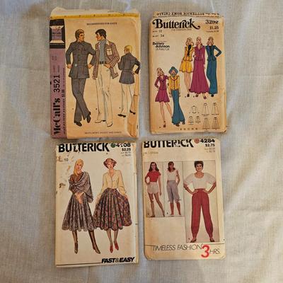 Books & Vintage Sewing Patterns (BD-JS)