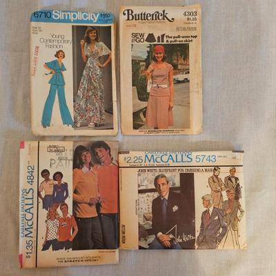 Books & Vintage Sewing Patterns (BD-JS)