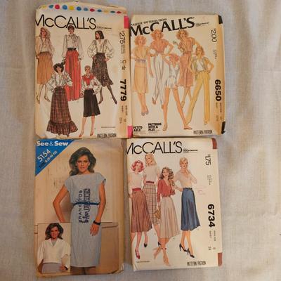 Books & Vintage Sewing Patterns (BD-JS)