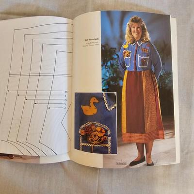 Books & Vintage Sewing Patterns (BD-JS)