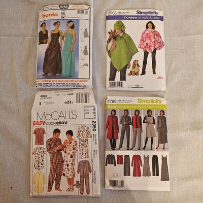 Books & Vintage Sewing Patterns (BD-JS)