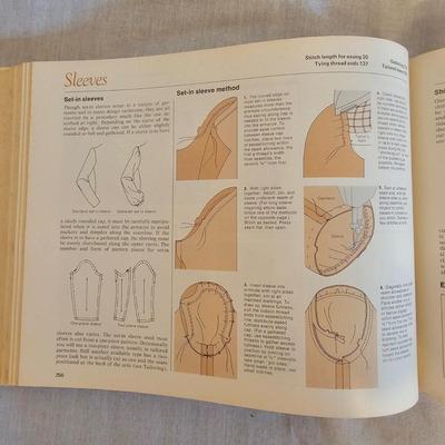 Books & Vintage Sewing Patterns (BD-JS)