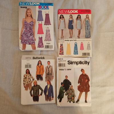 Books & Vintage Sewing Patterns (BD-JS)