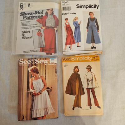 Books & Vintage Sewing Patterns (BD-JS)