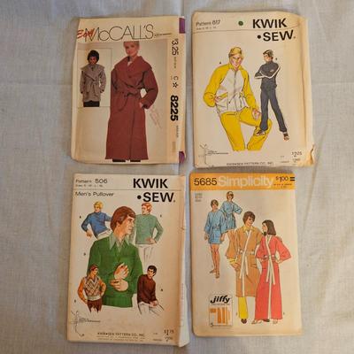 Books & Vintage Sewing Patterns (BD-JS)
