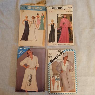 Books & Vintage Sewing Patterns (BD-JS)