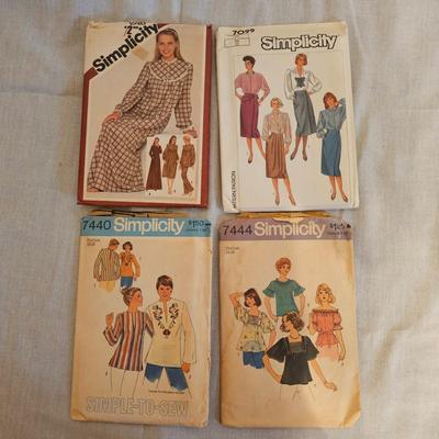 Books & Vintage Sewing Patterns (BD-JS)