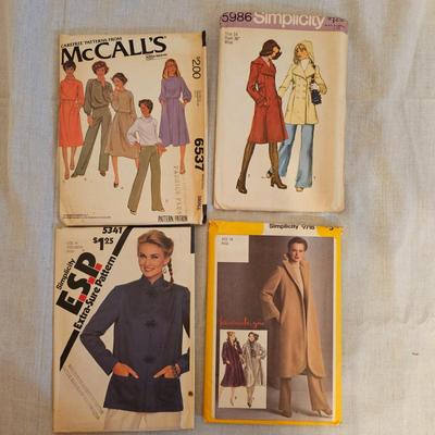 Books & Vintage Sewing Patterns (BD-JS)