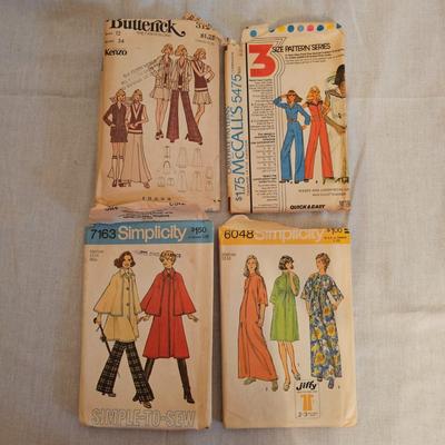 Books & Vintage Sewing Patterns (BD-JS)