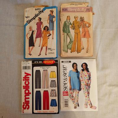 Books & Vintage Sewing Patterns (BD-JS)