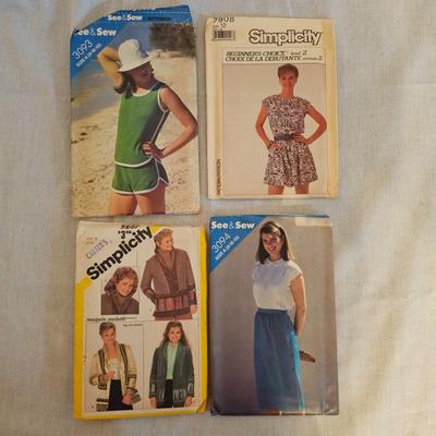 Books & Vintage Sewing Patterns (BD-JS)