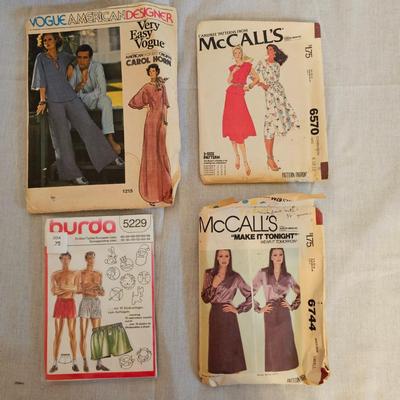 Books & Vintage Sewing Patterns (BD-JS)