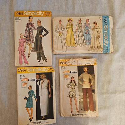 Books & Vintage Sewing Patterns (BD-JS)