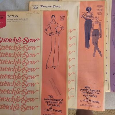Books & Vintage Sewing Patterns (BD-JS)