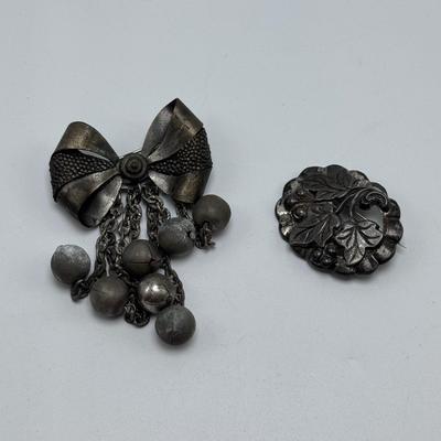 Gorham Full Lead Crystal Snowflake and Other Vintage Brooches and Pendants (ST-DZ)