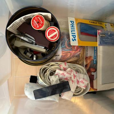 Brother SE400 Sewing/Embroidery Machine and Accessories