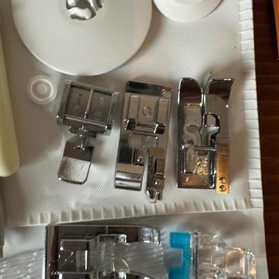 Brother SE400 Sewing/Embroidery Machine and Accessories