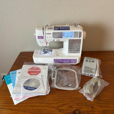 Brother SE400 Sewing/Embroidery Machine and Accessories