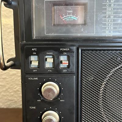 Radio Shack SW100 12-649A Multiband Receiver Shortwave AM/FM