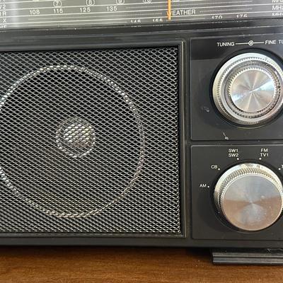 Radio Shack SW100 12-649A Multiband Receiver Shortwave AM/FM
