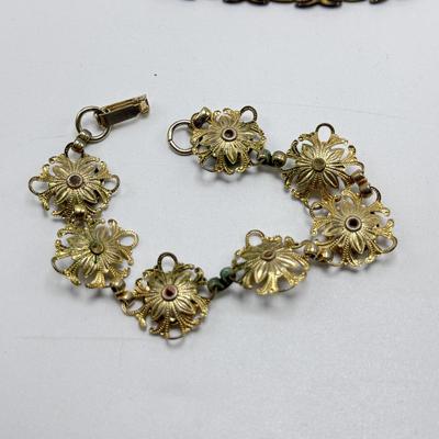 Assortment of Vintage Jewelry and More! (ST-DZ)