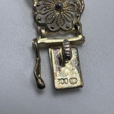 Assortment of Vintage Jewelry and More! (ST-DZ)