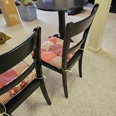 Black Round Top Table w/Two Matching Chairs (BD-JS)
