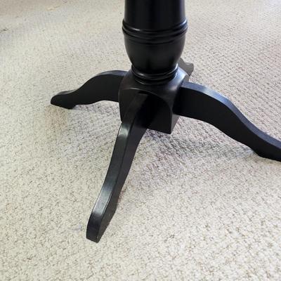 Black Round Top Table w/Two Matching Chairs (BD-JS)