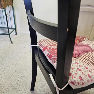 Black Round Top Table w/Two Matching Chairs (BD-JS)