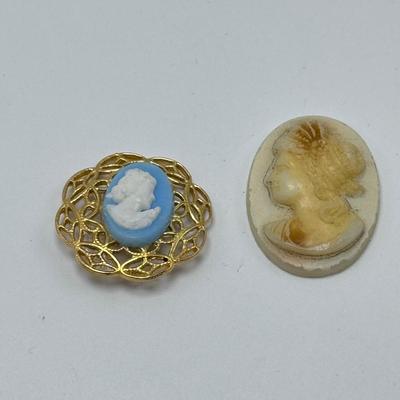 Vintage Cameo Jewelry and Other Ornate Items (ST-DZ)