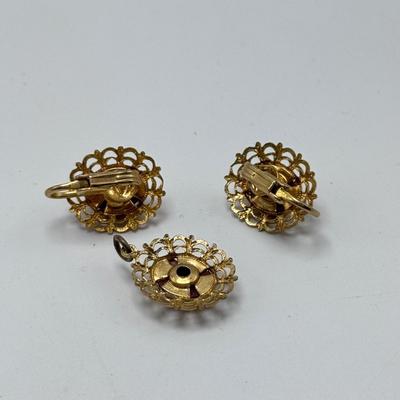 Vintage Cameo Jewelry and Other Ornate Items (ST-DZ)