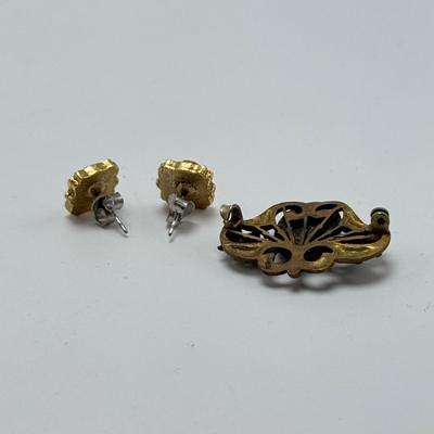 Vintage Cameo Jewelry and Other Ornate Items (ST-DZ)