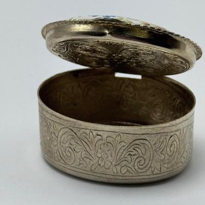Vintage Cameo Jewelry and Other Ornate Items (ST-DZ)