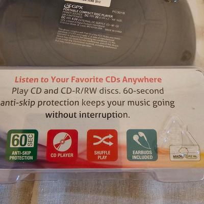 iPod Shuffle 1GB and Assorted Small Electronics (BO-JS)