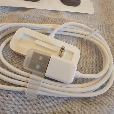 iPod Shuffle 1GB and Assorted Small Electronics (BO-JS)