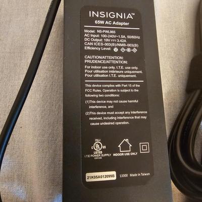 iPod Shuffle 1GB and Assorted Small Electronics (BO-JS)