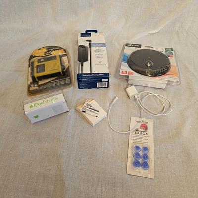iPod Shuffle 1GB and Assorted Small Electronics (BO-JS)