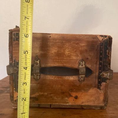 Vintage box without lid, books and small beaded basket