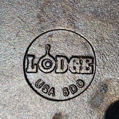 Lodge 8D0 Camp Style Dutch Oven