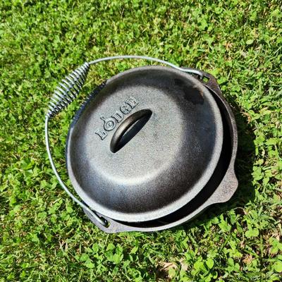 Lodge 8D0 Camp Style Dutch Oven
