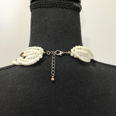 Beautiful, vintage, multi strand, faux, pearl enamel flower statement, necklace