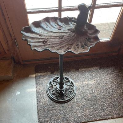 Metal birdbath