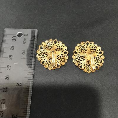 Vintage, gold filigree flower clip on earrings