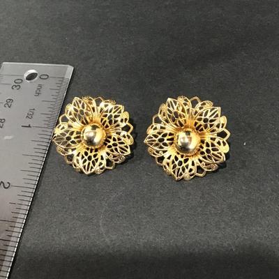 Vintage, gold filigree flower clip on earrings