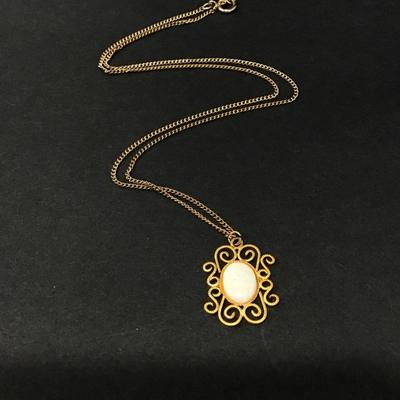 Vintage faux opal Necklace